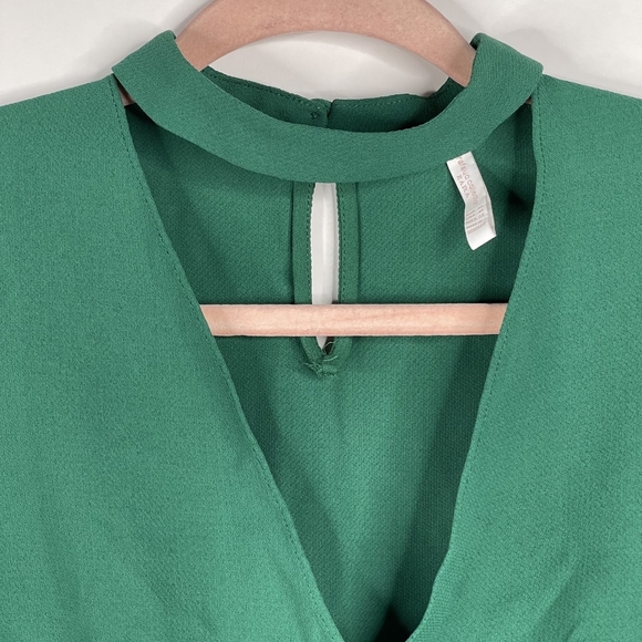 2/$30 ZARA Surplice Choker Crop Top Medium Green Kimono Sleeve Keyhole #7348 - Picture 4 of 15